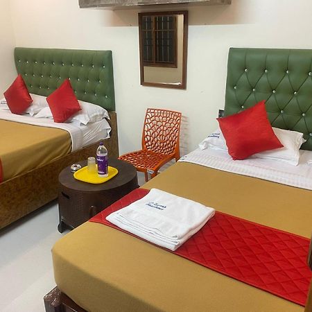 Le Suresh Guest House Pondicherry Eksteriør bilde