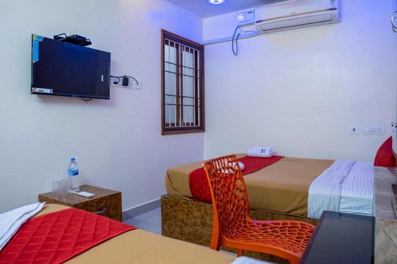 Le Suresh Guest House Pondicherry Eksteriør bilde