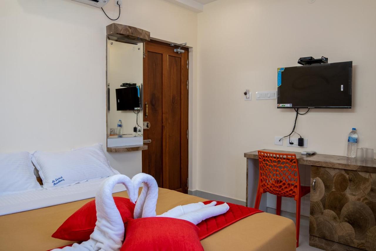 Le Suresh Guest House Pondicherry Eksteriør bilde